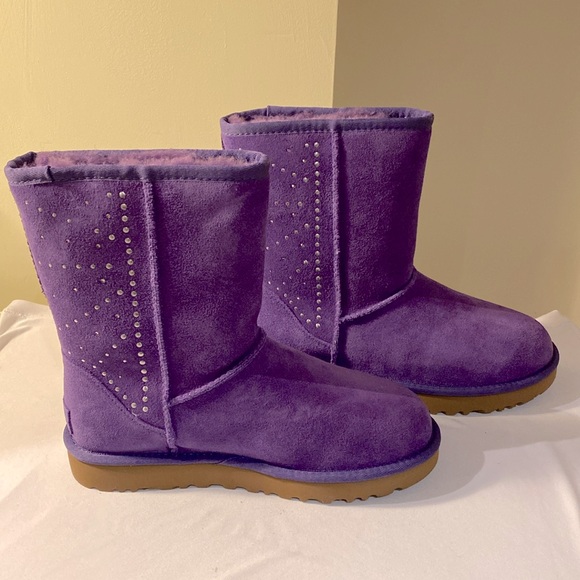 UGG Classic Short Studded Women’s Size 6 - Picture 3 of 5